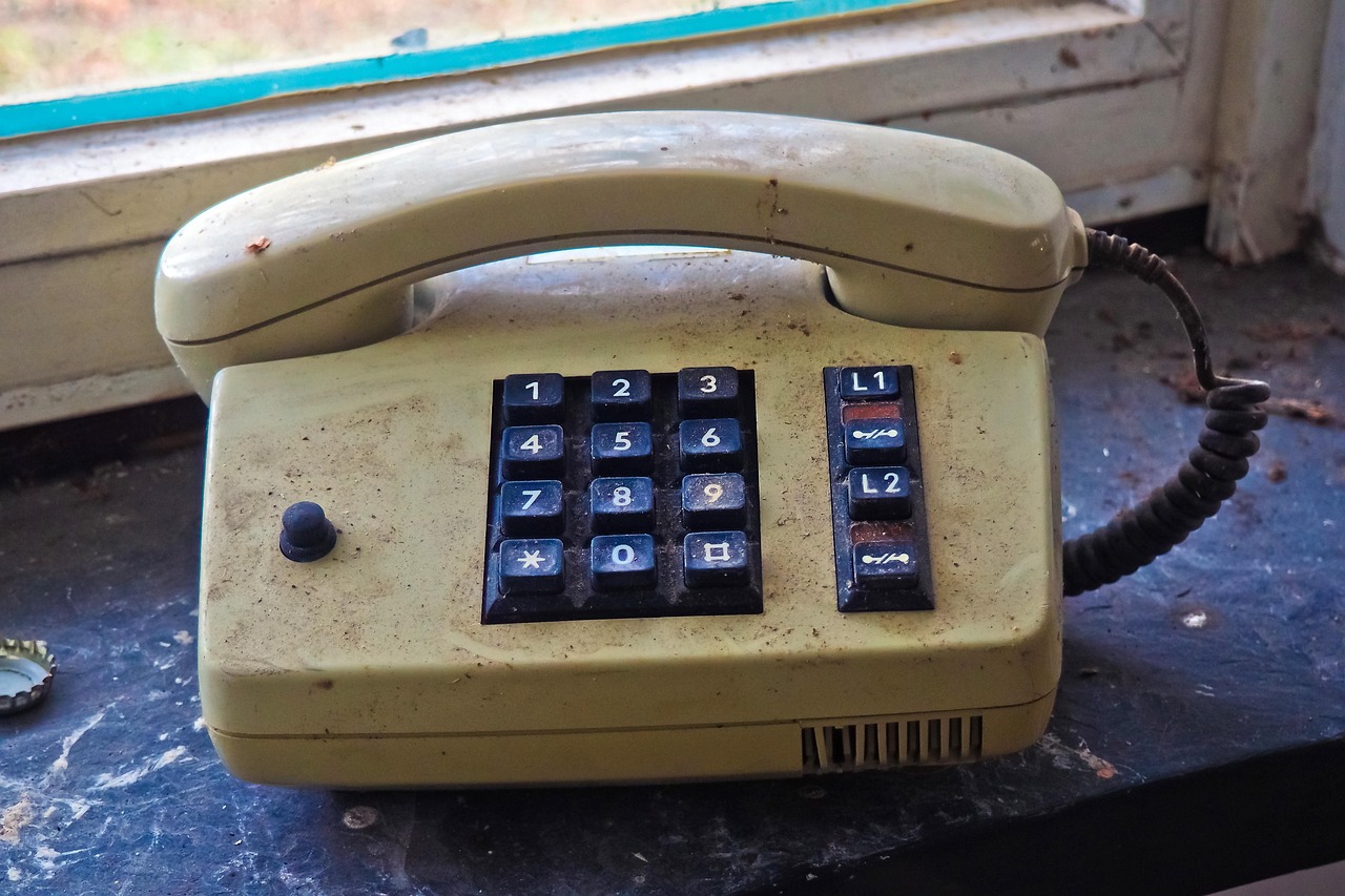 麻将手机程序控牌器下载苹果版：揭秘真相与风险，助你避坑明智选择